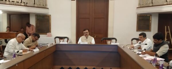 स्वच्छ, हरित व सुरक्षित आषाढी वारीसाठी सूक्ष्म नियोजन; विभागीय आयुक्त डॉ. चंद्रकांत पुलकुंडवार यांचे निर्देश
