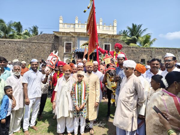 माऊलींच्या पालखी सोहळ्यासाठी मानाच्या अश्वांचे अंकलीहून प्रस्थान; ३१५ किलोमीटरचा ११ दिवसांचा पायी प्रवास